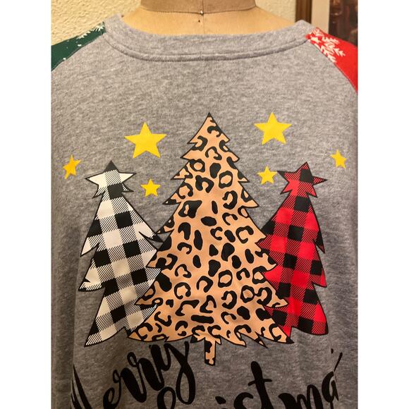 Women’s Plus Size Merry Christmas Pullover Sweatshirt Size 2XL - Picture 2 of 9